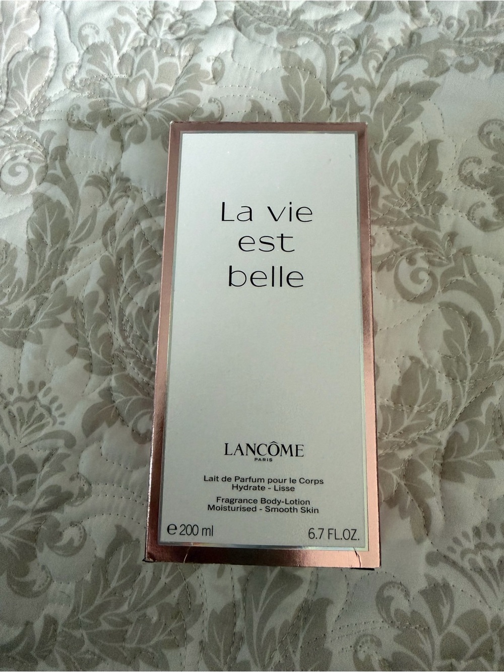 Lancôme La Vie Est Belle Body Lotion - White & Rose Gold Trim